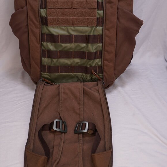 Vertx Gamut 2.0 Backpack, Canopy Green/Grizzly Shade - Picture 8 of 13